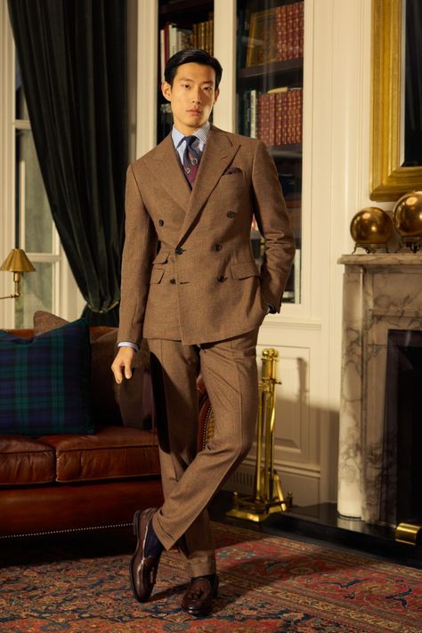 Ralph Lauren Purple Label Men's Fall 2024 [PHOTOS] Classy Suits Men, Men Formal Outfit, Mens Tailored Suits, Ralph Lauren Purple Label Men, Sport Blazer, Dapper Gentleman Style, Graduation Suits, Ralph Lauren Suits, 2024 Menswear