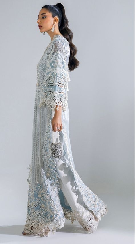 Chinese Style Wedding Dress, Stunning Dresses Gowns, Lace Abaya, Asian Wedding Dress Pakistani, Modesty Fashion, Bodo, Designer Dresses Casual, Boutique Dress Designs, Embroidery Designs Fashion