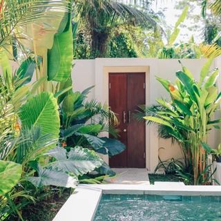 Soulshine Bali | Ubud | Gallery Villa Landscape Design, Villa Landscape, Kleiner Pool Design, Indoor Pool Design, Piscina Interior, Pool Landscape Design, Small Pool Design, Small Pools, Dream Pools