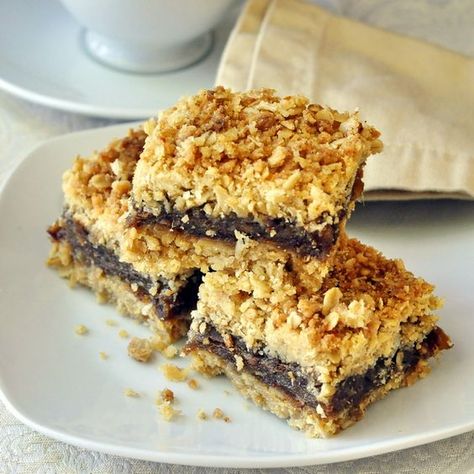 Date Squares Old Fashioned, Date Filling, Newfoundland Recipes, Date Squares, Rock Recipes, Canadian Food, Bake Shop, Newfoundland, Dessert Bars