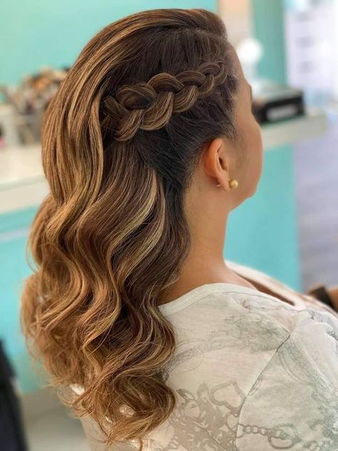 French Braid On Side Of Head, Half Side Braided Hairstyles, Hair Dues For Weddings, Side Bridesmaid Hairstyles, Half Side Hairstyles, Bridesmaid Side Hairstyles, Semi Updo Hairstyles, Wedding Hair Side Braid, Side Pinned Hairstyles