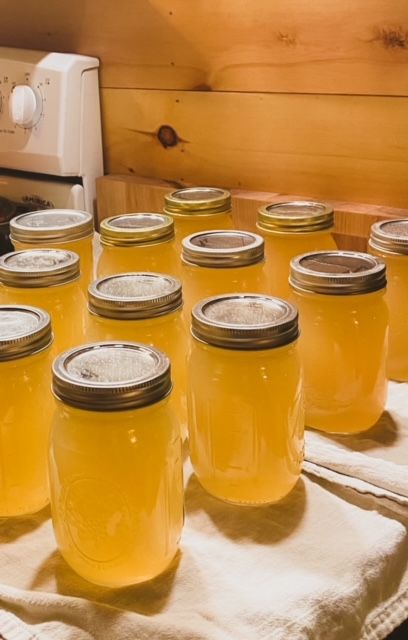 Peach Lemonade Concentrate Canning, Canning Juice Concentrate, Canning Lemonade Concentrate, Canning Lemonade, Waterbath Canning Recipe, Canning Drinks, Canning Lemons, Lemonade Concentrate Recipe, Glass Of Lemonade