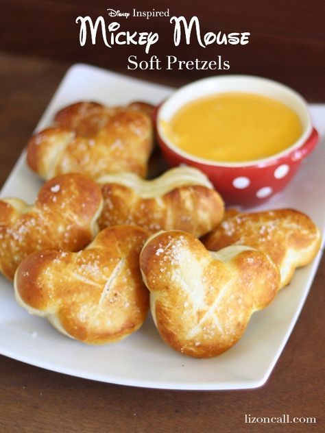 You don't have to go to Disney to enjoy a Mickey Mouse soft pretzel Disney Inspired Recipes, Disney Themed Food, Disney Inspired Food, Disney Desserts, Bolo Minnie, Soft Pretzel, Food Park, Disney Treats, Disneyland Food