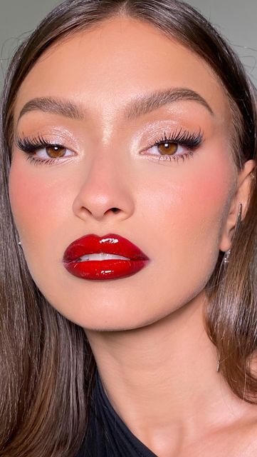 158K views · 14K likes | Claudia Neacsu on Instagram: "Wishing you all a magical Christmas! 💌💫🎄 Couldn’t help myself but to post my signature glazed red lip 💋 on beautiful @iamalinamorozova Using: @maccosmeticsuk Chestnut Lip Liner & lip glass @byterryofficial matte lip in 10 my red which has to be one of my all time fave reds! @urbandecayuki Space Cowboy Eyeshadow #redlipstick #christmasmakeup #glossy #makeup #claudianmakeup" Makeup Inspiration Red Lips, Glitter Makeup Red Lips, Homecoming Makeup Red Lips, Red Lipgloss Makeup Look, Makeup Inspo Red Lip, Soft Glam Makeup For Red Dress, Red Lip Makeup Aesthetic, Daytime Red Lip, Prom Makeup With Red Lips