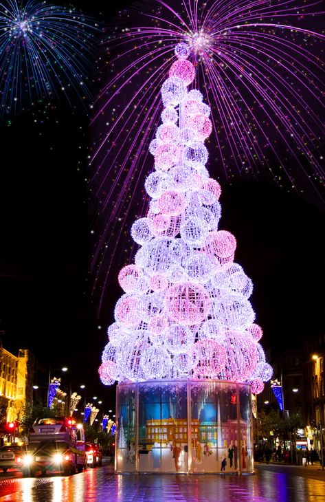 Dublin Christmas Markets 2023 Guide | Dates, Locations, Hotels - Christmas Markets in Europe Dublin Christmas, Christmas In Ireland, Castle Christmas, Images Of Christmas, Market Scene, New Years Eve Fireworks, Images Of Ireland, Guinness Storehouse, Visit Dublin