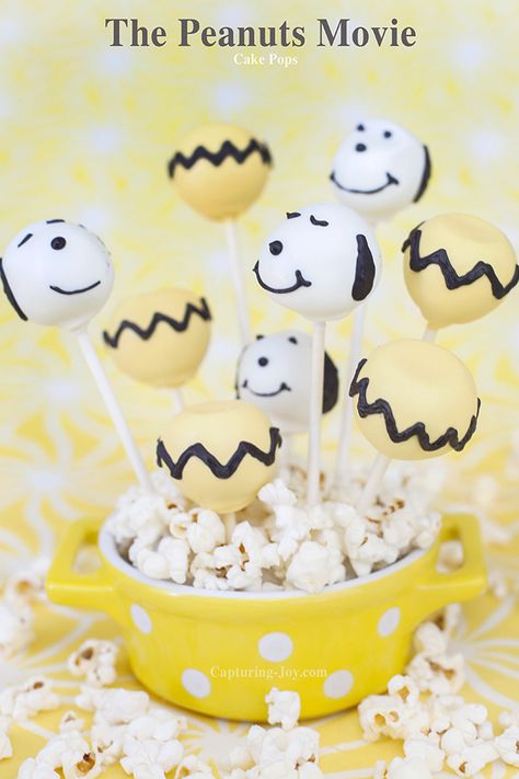 The Peanuts Movie Cake Pops, have a party in honor of the movie, and make a fun themed treat! Movie Cake Pops, Summer Cake Pops, Cute Cake Pops, Peanuts Birthday Party, Charlie Brown Party, Movie Cake, Snoopy Cake, Cake Pops Recipe, Peanut Cake