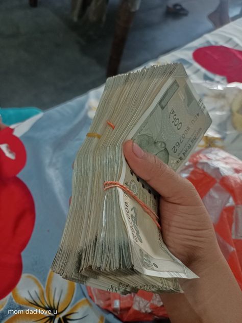 Money In Hand Snapchat, Money In Hand Indian, Money In Hand Picture, Indian Money Aesthetic, Indian Money Snap, Money Snap, Cash Indian, Indian Money, Money Photo