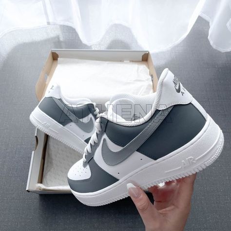 Tenis Air Force, Custom Nike Air Force 1, Custom Nike Air Force, Nike Shoes Air Force, Nike Air Force One, Cute Nike Outfits, Nike Fashion Shoes, Basket Style, Preppy Shoes