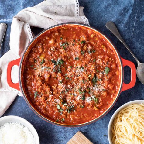 Tasty Quorn Bolognese - Effortless Foodie Quorn Roast Recipes, Quorn Recipes Chicken, Quorn Pieces Recipes, Quorn Bolognese, Quorn Lasagne Recipe, Quorn Bolognese Recipe, Quorn Recipes, Cheesy Pasta Bake, Hidden Vegetables