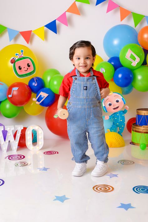 Cocomelon Outfit For Mom, Coco Melon Photoshoot, Cocomelon Photoshoot Ideas, Cocomelon Photoshoot, Cocomelon Party Ideas For Boy, Cocomelon Birthday Theme, Cocomelon 2, 2nd Birthday Cake Boy, 2nd Birthday Pictures