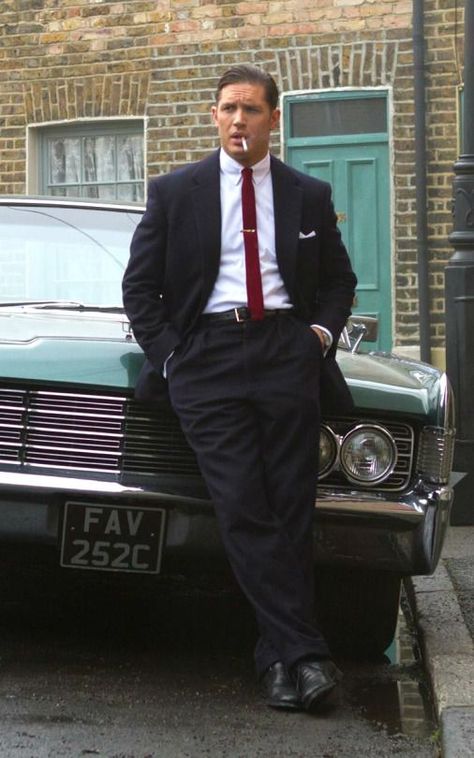 LoboSolitarioHD🐺 on Twitter: "Tom hardy en ``Legend´´… " Legend 2015, Tom Hardy Legend, Don Vito Corleone, Swept Back Hair, See Movie, Thomas Hardy, The Perfect Guy, Tom Hardy, Browning