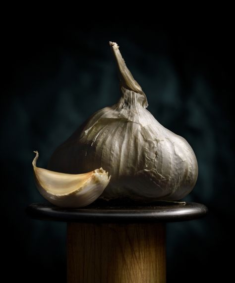 Liver Healthy Foods, Student Images, Light Painting Photography, Studying Food, Light Study, Garlic Bulb, Light Painting, Magazine Art, Still Life Photography