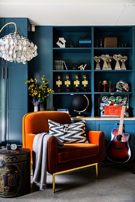 Blue walls with orange chair Blue And Orange Living Room, Library Office, Orange Chair, Living Room Orange, Room Refresh, Design Apartment, Blue Living Room, Blue Rooms, Blue Interior