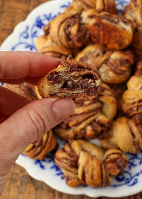 Mini Babka Loaves, Easy Babka Recipe, Mini Babka, Babka Bread, Weekend Baking, Nutella Lover, Babka Recipe, Graham Cracker Cookies, Baklava Recipe