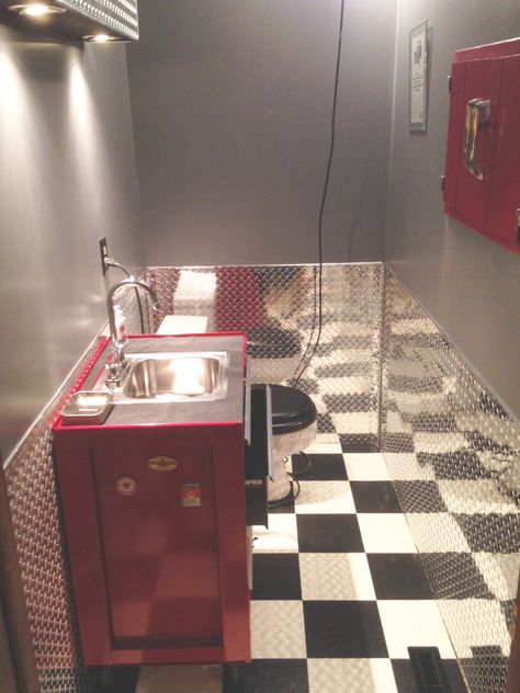 Now this is a bathroom!  Diamond Plate Wainscot and a converted toolbox sink. Mechanic Bathroom, Garage Bathroom Ideas, Rv Bathroom Remodel, Toilet Remodel, Granny Pod, Garage Bathroom, Man Cave Bathroom, Rv Bathroom, Small Rv