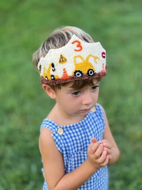 Diy Felt Crown Birthday, Needle Felt Crown, Waldorf Crown Birthday, Felted Crown, Waldorf Birthday Crown, Waldorf Crown, Diy Birthday Crown, Waldorf Birthday, Angels Ornaments