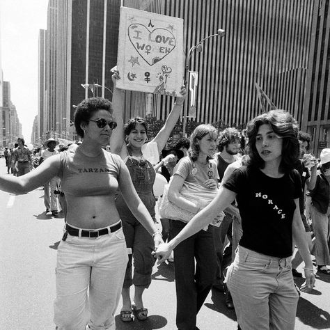 Old Protest Photos, Old Pride Photos, Plan Aesthetic, Brighton Pride, Vintage Lesbian, Inspiring Photos, Trans Rights, Marriage Equality, Civil Rights Movement