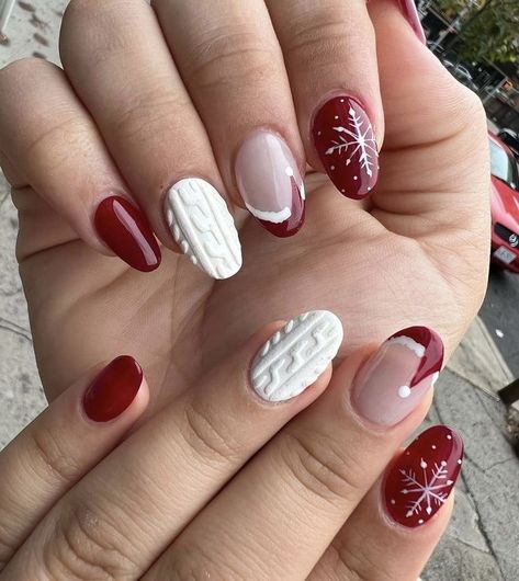 Short Round Christmas Nails, Oval Christmas Nails, Nail For Christmas, Ugly Christmas Sweater Nails, Christmas Winter Nails, Christmas Sweater Nails, Christmas Nail Design, Christmas Nail Ideas, Festive Nail Art