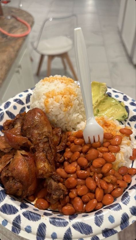 Boricua Recipes, Dominican Food, Soul Food Dinner, Food Babe, Island Food, Lifestyle Aesthetic, Healthy Food Motivation, Lunch Recipes Healthy, Weird Food