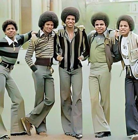 Michael Jackson 70s, 70s Soul, Michael Jackson Outfits, Tito Jackson, Forgotten History, Michael Jackson Art, Michael Jackson Bad, Egyptian Queen, Vintage Black Glamour