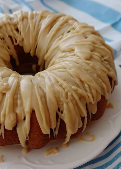 Oatmeal Cake, Caramel Glaze, Coconut Caramel, Vegetarian Cake, Cake Photo, Bundt Cakes Recipes, Chocolate Chocolate, Spice Cake, Cake Mix Recipes