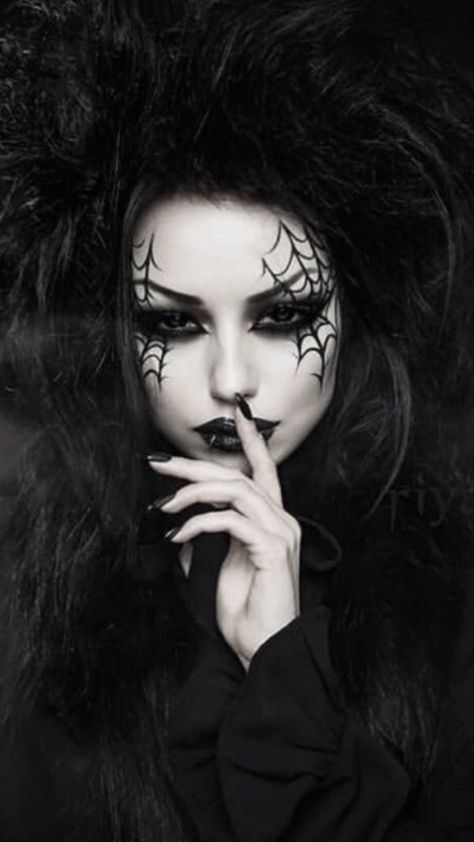 Gothic Posters, Darya Goncharova, Makeup Runway, Carnaval Make-up, Halloweenský Makeup, Vampire Makeup, Makeup Outfit, Halloween Eye Makeup, Witch Makeup