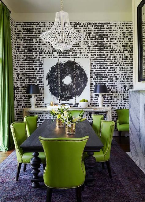 Nashville Residence-Bonadies Architect-08-1 Kindesign Black And White Dining Room, Green Chairs, Green Dining Room, Geek Decor, White Dining Room, Green Decor, Green Rooms, Black Table, Dining Room Walls