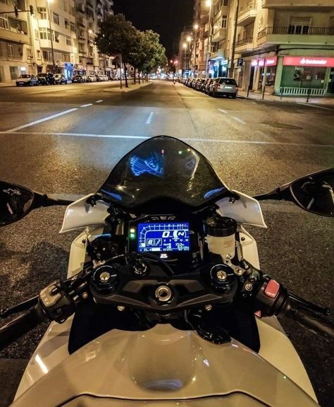 Bike Kawasaki, Moto Honda, Riding Bike, Diy Travel, Travel Inspo, Motogp, At Night, Bike, Road