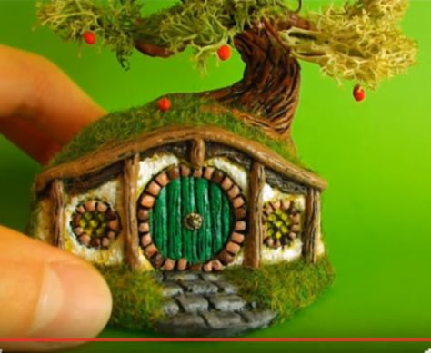 Really lovely miniature to try Needle Felted Hobbit House, Miniature Hobbit House, Ceramic Hobbit House, Clay Hobbit House, Diy Hobbit House, Mini Hobbit House, Ostara Crafts, Bonsai Tree Garden, Clay Phone Case