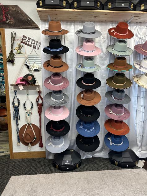 Hat Bar Display, Hat Bar Display Ideas, Hat Display Ideas Craft Show, Hat Bar Ideas, Hat Display Ideas, Ranch Hats, Ranch Hat, Bar Events, Scottish Festival