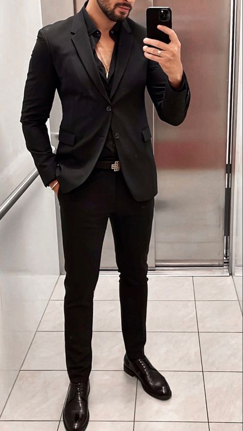 Pose In Suit Men, Black Prom Men Outfit, Men Formal Outfit Black, Wedding Suits Men Black Classy, Elegant Black Suit Men, Formal Mens Fashion Party, All Black Suit Men Prom, Black Party Outfit Men, Prom Outfits For Guys Black