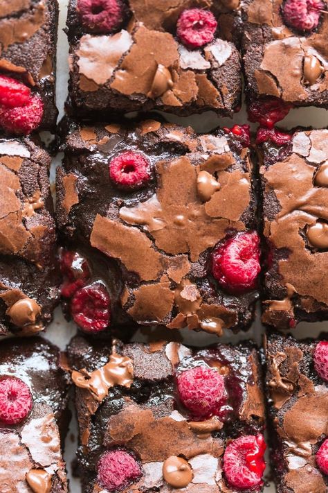 Gooey fudgy Chocolate Brownies with Raspberries! Made without eggs and without sugar, it's a healthy dessert recipe that is keto, vegan, paleo and gluten free! Brownie With Raspberry, Pastry Photography, Raspberry Brownie, Chocolate Cheesecake Brownies, Chocolate Raspberry Brownies, Raspberry Brownies, Baking Treats, Raspberry Desserts, Ketogenic Desserts