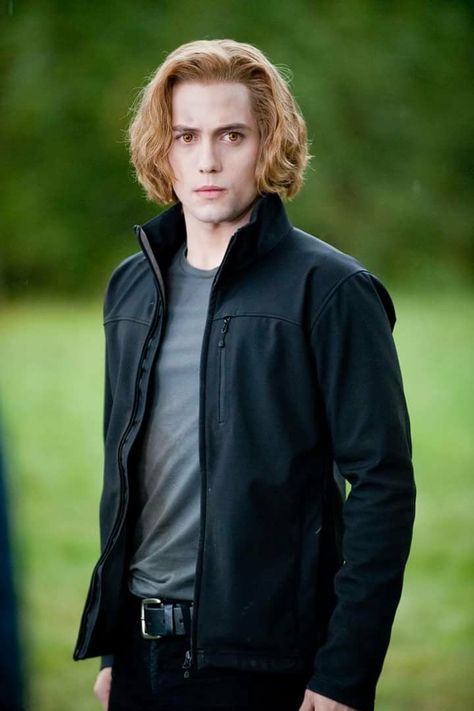 Jackson Rathbone as Jasper Hale Jasper Cullen, Jasper Twilight, Alice And Jasper, Vampire Twilight, Jasper Hale, Jackson Rathbone, Twilight Quotes, Twilight Saga Series, Portfolio Fashion