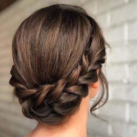 PEINADOS CON TRENZAS - Fire Away Paris Classy Updo Hairstyles, Classy Updo, Dance Hair, Hair Bride, Low Bun, Braided Hairstyles Updo, Penteado Cabelo Curto, Braided Hairstyles For Wedding, Formal Hairstyles