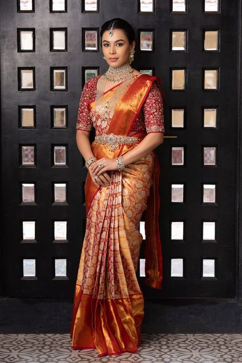 Pattu Saree Models, New Paithani Saree Design, Red Blouses Design, Bridal Sarees South Indian Telugu Wedding, Telugu Bridal Look, Wedding Sarees For Bride, Red Bridal Saree, Sarees Ideas, Saree Bride