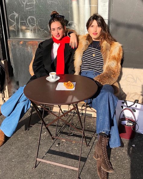 French Boots, Jeanne Damas Style, Parisian Outfit, French Street Fashion, Parisian Chic Style, Paris Chic, Casual Necklaces, Jeanne Damas, French Girl Style