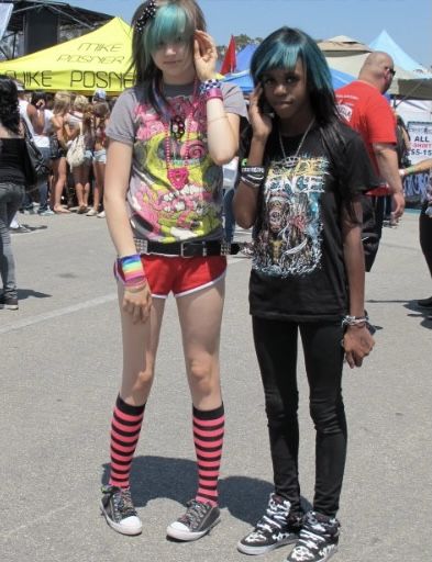 Fem Scene Outfit, 2010 Scene Fashion, Scene Summer Outfits, 2000 Scene Fashion, Modern Scene Fashion, Scene Outfit Inspo 2000s, Scene Xd Outfit, Y2k Scene Outfits, Rainbow Scene Outfit