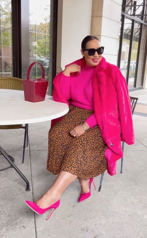 Curvy Evening Outfit, Bold Work Outfits, Pink Work Outfit Office Style, Quiet Luxury Plus Size, Bold Outfits For Women, Monochromatic Outfit Plus Size, Work Outfits Winter, Outfit Formal Mujer, Dressed In Lala