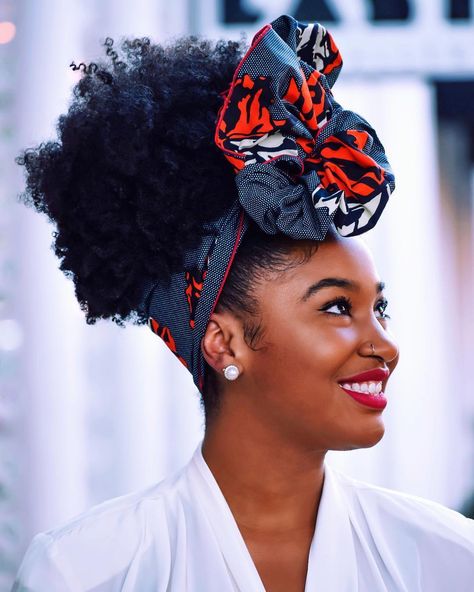 “You’re never too old for a hair bow” 🎀 @emeraldfavor Headwrap Styles, Headwrap Hairstyles, Ankara Headwrap, Ladies Head Scarf, Head Wrap Styles, Mode Turban, Hair Scarf Styles, African Head Wraps, Turban Headwrap