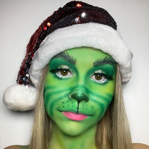 Grinch Make Up Easy, Grinch Makeup Easy, Easy Grinch Makeup, Cute Grinch Makeup, Grinch Makeup Looks, Grinch Makeup, Grinch Halloween, Fun Christmas Party Games, Face Paint Makeup