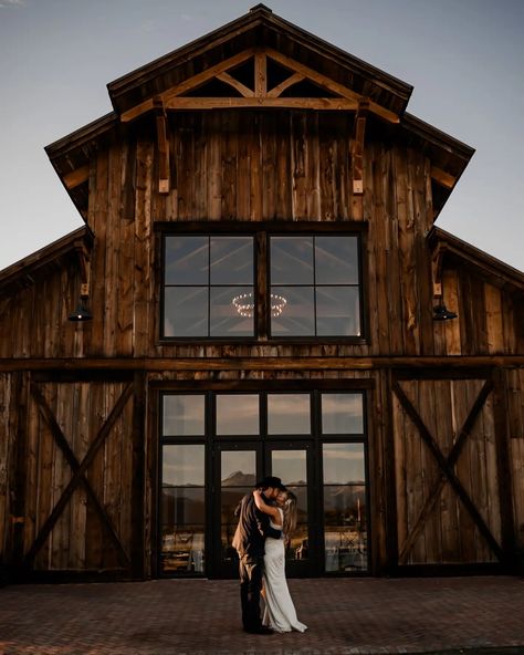 The Maxeys ✨ 7-6-24 I can't WAIT to share more from this absolutely perfect day. Photographer: @katiebarnett.photography Videographer: @sevenrosesfilms Venue: @stormkingmountainranch Rings: @virginiaanndesigns Wedding Planner: @zrancheventcenter Dress: @emmaandgracebridal.denver Floral: @alpineflorals Cowboy Hat: @hamblenhats Boots: @lucchese 🏷️Colorado wedding photographer // western wedding photographer // western glam wedding // wedding photo inspo // western slope wedding // Colorado ... Western Black Wedding, Western Black Tie Wedding, Moody Western Wedding, Dark Western Wedding, Black Country Wedding, Gothic Western Wedding, Winter Western Wedding, Black And White Western Wedding, Western Glam Wedding