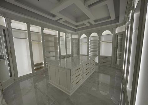 Big Modern Closet, Big Master Bedrooms Luxury, Huge Room Ideas, Aesthetic Big Room, Big Room Aesthetic, Huge Closets Luxury Walk In, Big Closet Luxury, Big Closet Aesthetic, Big Bedroom Ideas Aesthetic