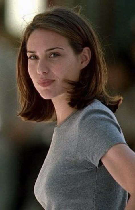 Claire Forlani Hair, Claire Forlani 90s, Short Hair Actress, 90s Model Hair, Susan Parrish, Meet Joe Black, Claire Forlani, 90s Actresses, Joe Black