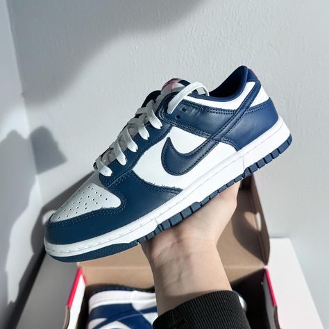 ——> Valerian Blue Nike Dunk Low 💙 Sizes available: flykicksco.com 6 mens (7.5 women’s) 6.5 men’s (8 women’s) 7 men’s (8.5 women’s) 7.5 men’s (9 women’s) 8.5 men’s (10 women’s) 9.5 men’s 10 men’s **if you don’t see your size comment it down below so we can get it in the future** 100% authentic ✅ Link in bio to shop now🛒 #sneakers #nikedunks #trendingsneakers Valerian, Trending Sneakers, Blue Nike, Nike Dunk Low, S 10, Dunk Low, Nike Dunk, Nike Dunks, Get It