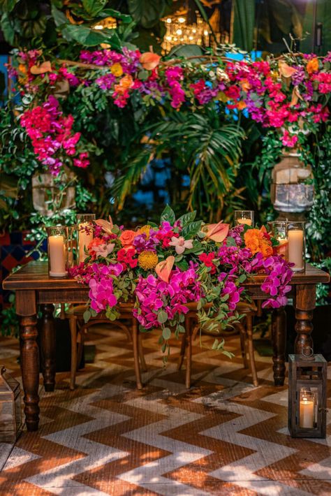 Bold Colorful Wedding, Black Table Linens Wedding, Jewel Tone Wedding Decor, Floral Decor Ideas, Jewel Tone Wedding Theme, Table Floral Decorations, Tropical Theme Party, Tropical Wedding Theme, Fruit Centerpieces