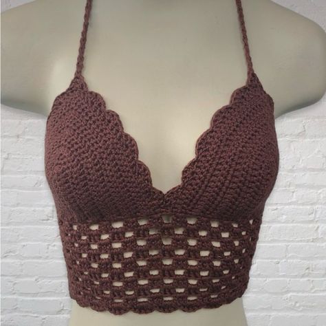 Crochet Halter Top Perfect For The Summer Cute Top Can Style With Anything Crocheted Tops Pattern, Crochet Patterns Shirt Summer Tops, Crochet Tops For Winter, Croshay Clothes, Cute Clothes To Crochet, Cute Crochet Top Ideas, Crochet Crop Top Ideas, Crochet Fitted Top, Going Out Crochet Tops