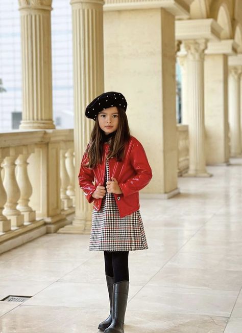 Maya Bosal, Maya Basol, Fashionista Kids, Christmas Sweater Outfits, Kids Leather Jackets, Kids Wear Girls, Winter Outfits For Girls, Paris Outfits, 24 Years Old