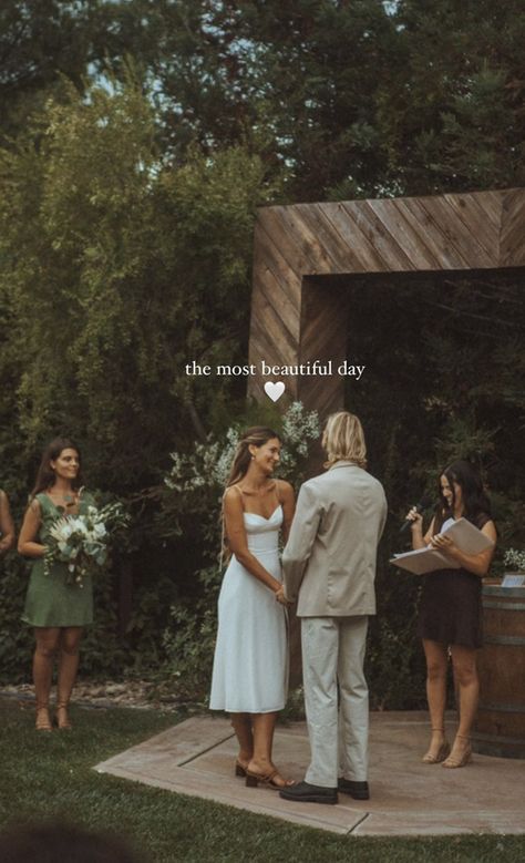 Casual Wedding Vibes, May Weddings Ideas, Casual Wedding Aesthetic, Casual Wedding Ceremony, Casual Elopement Outfit, Simple Wedding Aesthetic, Super Casual Wedding, Day Time Wedding, Very Small Wedding