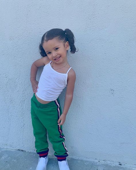 Ayla Palmer, Jenner Kids, Mix Baby Girl, Famous Kids, Gender Neutral Clothes, Fashion Baby Girl Outfits, Mixed Kids, Foto Baby