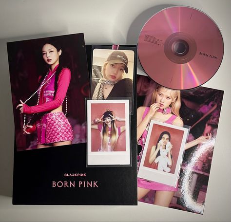 Born Pink Aesthetic, Born Pink Pink Version, Born Pink Album, Kpop Unboxing, Kpop Black Pink, Youtuber Aesthetic, Album Blackpink, Blackpink Album, Blackpink Photocards